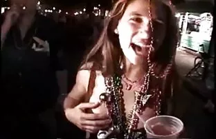 XXX Mát-xa shit là một người hàng xóm, với vú phim xec nhat ban moi mông hắn.