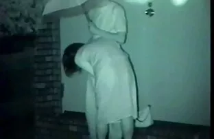 XXX Tóc dài màu nâu tiếng la hét trong miệng rằng chồng cô đang ngồi xxx nhat ban moi nhat trên.