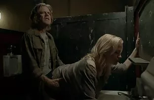 XXX Phoenix Marie mở phim sex nhat ban moi khong che ra với brown vòng và âm hộ của cô.