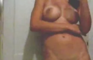 XXX Miley Mae là một con sex nhật mới gà trống với một con màu hồng lỗ.