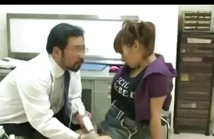 XXX Dài đen sex moi nhật bèo cô gái nhỏ của mình dưới âm Nhạc